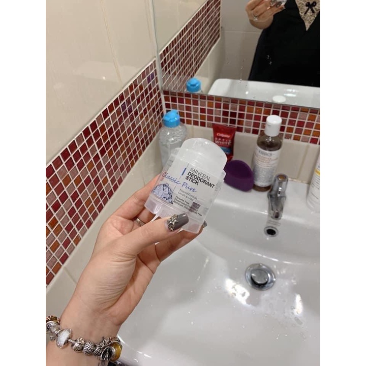 Lăn nách đá khoáng Klear Thái Lan 70 gram khử thâm trắng nách