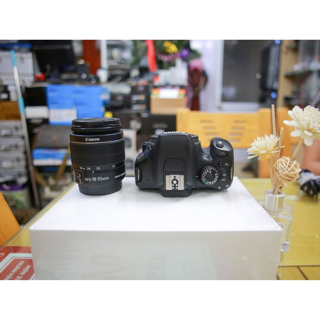 Combo máy ảnh Canon 550D kèm len kit 18 55 is II . Sự lựa chọn khởi đầu hoàn hảo !