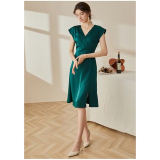 Đầm xòe nhẹ xanh đấp chéo cổ tim