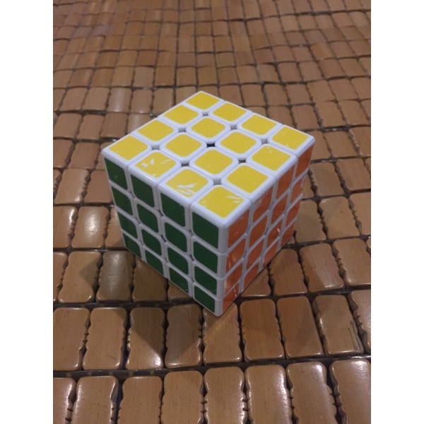 rubik 4x4 của hãng gan xịn.