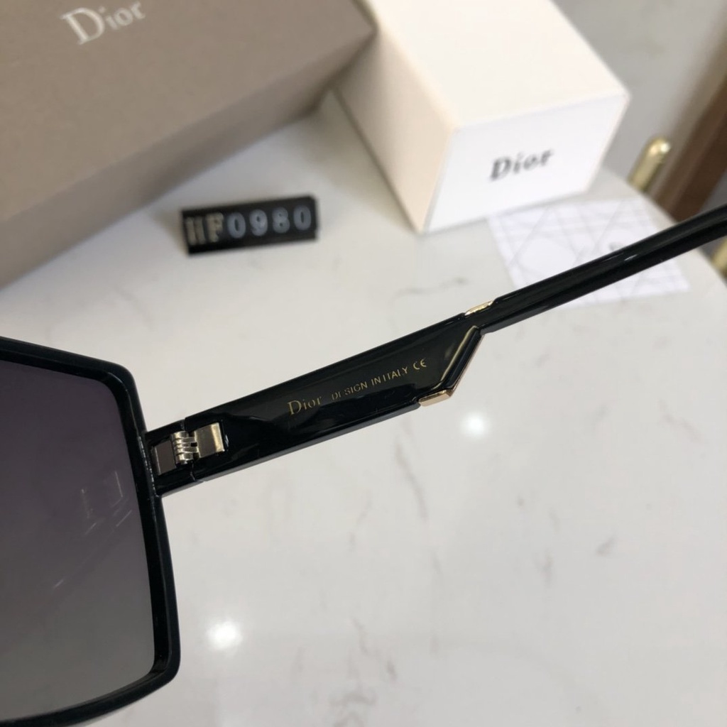 Dior_ 2021 Thời trang Hàn Quốc mới Clubmaster Kính râm nam nữ Xu hướng Cặp đôi Chụp ảnh Đường phố Trăm trang trí phù hợp Thời trang Du lịch Kỳ nghỉ Bảo vệ tia cực tím Kính râm đi biển