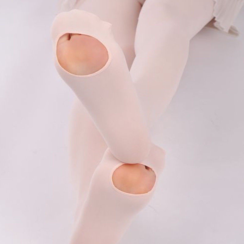 Quần tất co giãn ôm chân tiện dụng khi múa ba lê