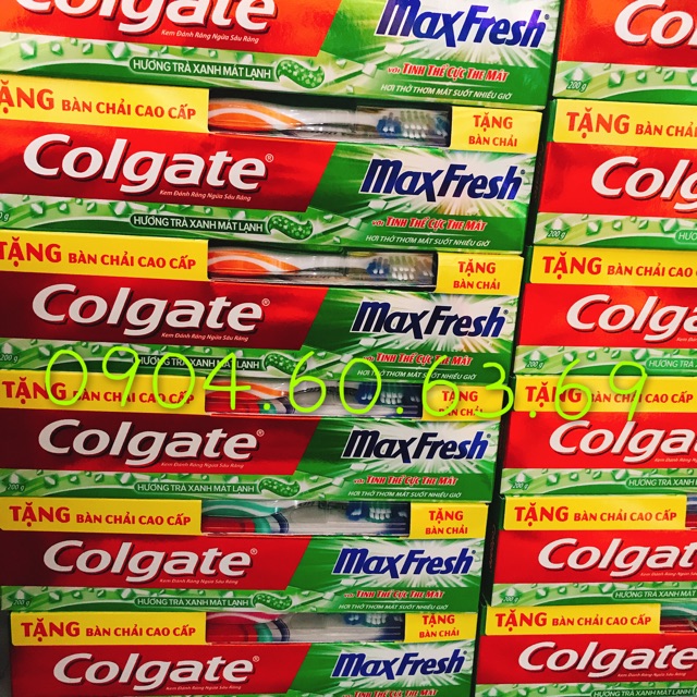 Kem đánh răng Colgate MaxFresh 200g ( hết tặng bàn chải )