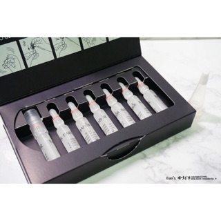Tinh chất thu nhỏ chân lông Babor Matte Finish: Hộp 7 ống x 2ml.
