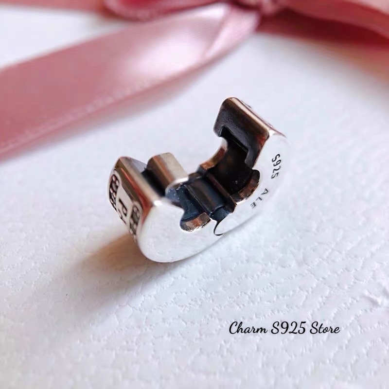 charm pan khoá chặn hoạ tiết logo đính đá bạc s925