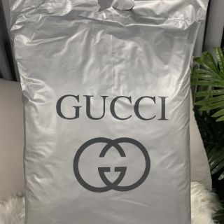 Gối nhập khẩu thương hiệu Gucci