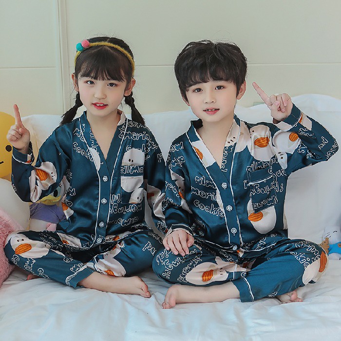 Bộ Đồ Ngủ Tay Dài Chất Lụa In Họa Tiết Dễ Thương Cho Bé