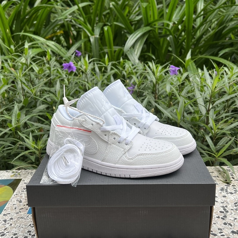 Giày thể thao_Nike Jordann 1low trắng full giày nam nữ cổ thấp phong cách đơn giản dễ phối đồ