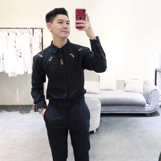 Áo sơmi hàng thiết kế 2B Closet rất hot toàn sao mặc mua 1tr800 pass 900k , còn hộp còn túi giấy, si