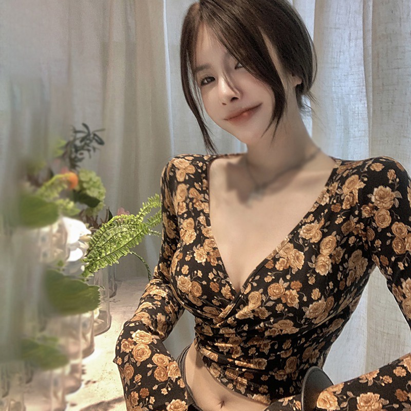 Áo croptop Tay Dài Cổ Chữ V Họa Tiết Hoa Phong Cách Retro Hàn Quốc
