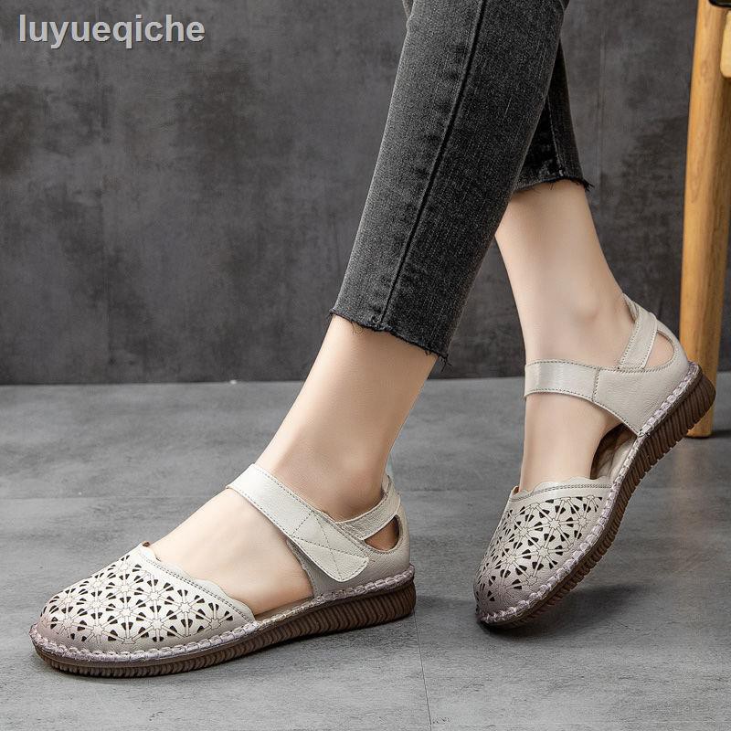 Giày Crocs Đế Bệt Chống Trượt Phối Khóa Dán Thời Trang Dành Cho Phụ Nữ Trung Niên