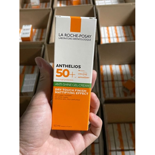 Kem chống nắng da dầu mụn Laroche-Posay SPF 50+ (vạch xanh)