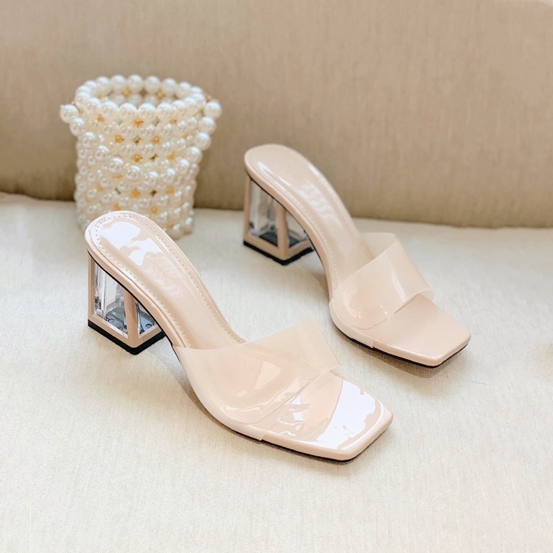 DÉP QUAI TRONG, ĐẾ XINH