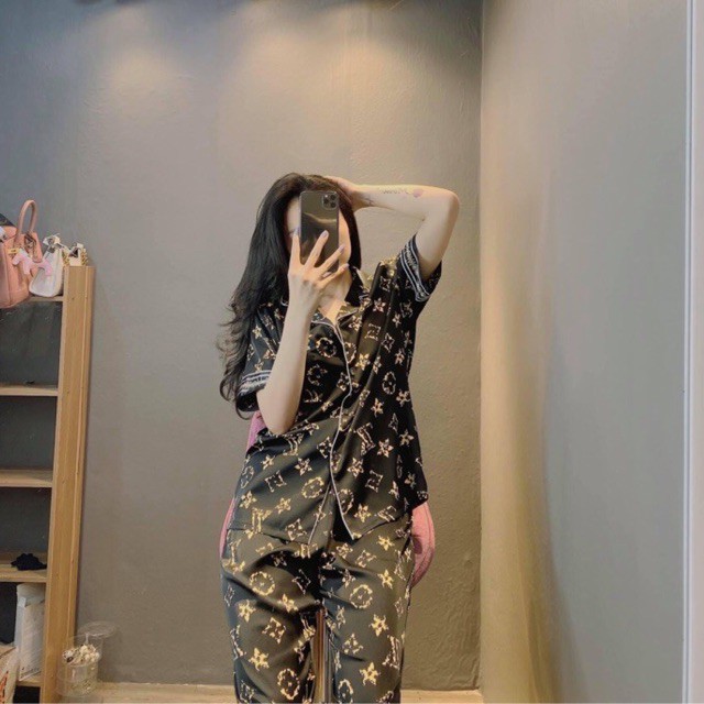 [Mã WASKT304 giảm 15% tối đa 30K đơn 99K] Bộ pijamma tay ngắn quần dài L V lụa satin cao cấp quảng châu | BigBuy360 - bigbuy360.vn