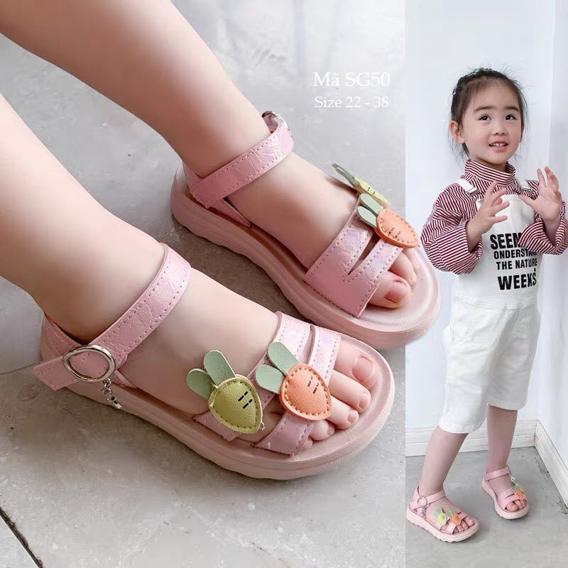 Dép sandal bé gái quai họa tiết cà rốt dễ thương cho bé 1 - 12 tuổi đi học đi biển quai hậu thời trang SG50