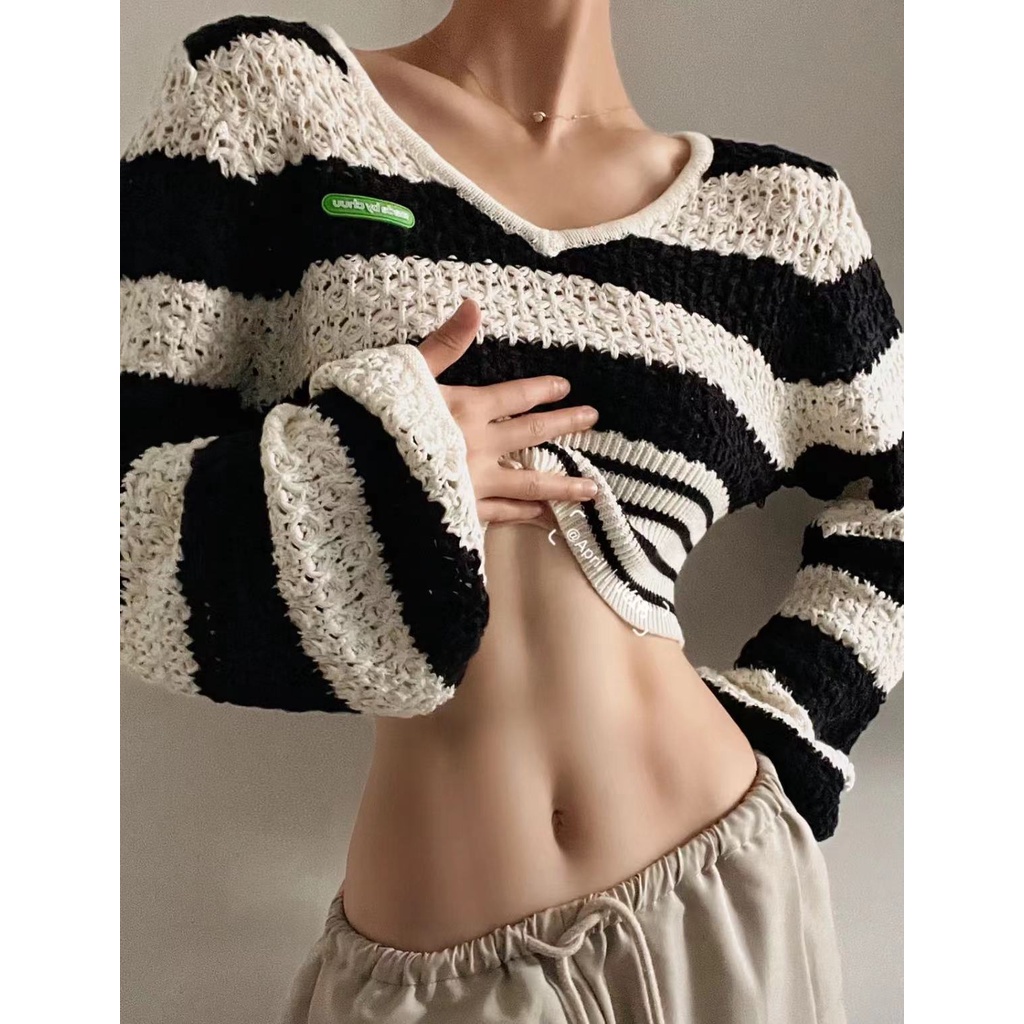 Cocory vn Áo Croptop Dệt Kim Tay Dài Cổ Chữ V Hoạ Tiết Kẻ Sọc Thiết Kế Mới Quyến Rũ