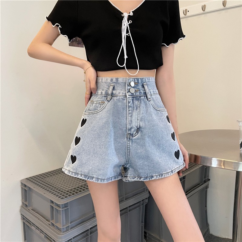 Quần Short Denim Nữ Lưng Cao Thêu Hình Trái Tim