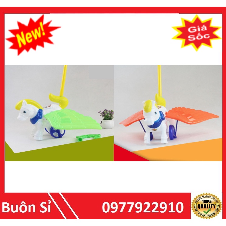 Đẩy ngựa reo chuông cho các bé đang tập đi