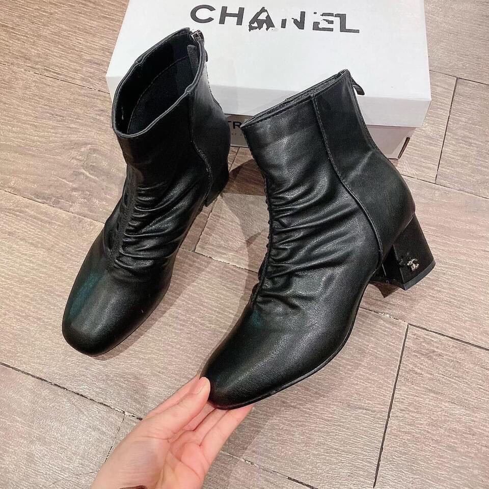 Bốt thời trang ChaneI da Bóng nhăn gót vuông 5p tag X