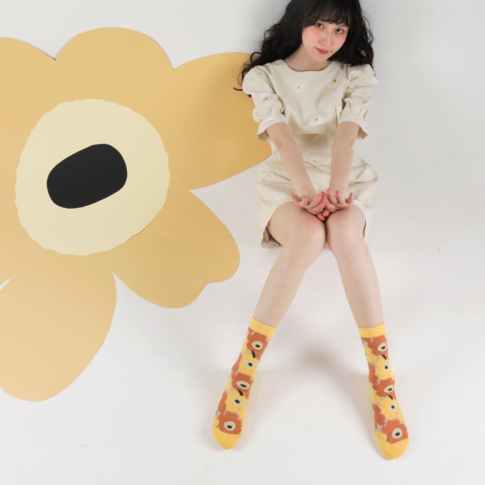 Tất Lưới Thoáng Khí Họa Tiết Hoa Xinh Xắn Cho Mùa Hè Của VANES1