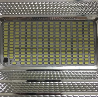 Đèn năng lượng mặt trời 100w