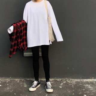 Áo thun trắng tay dài oversize