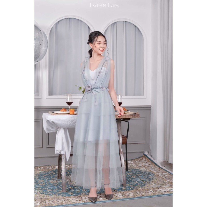 đầm xoè đính hoa 3D