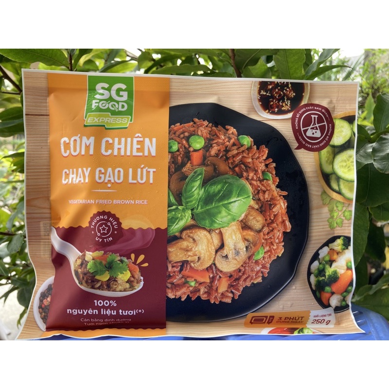 Cơm chiên chay gạo lứt Saigon food ( dành riêng cho người ăn chay )