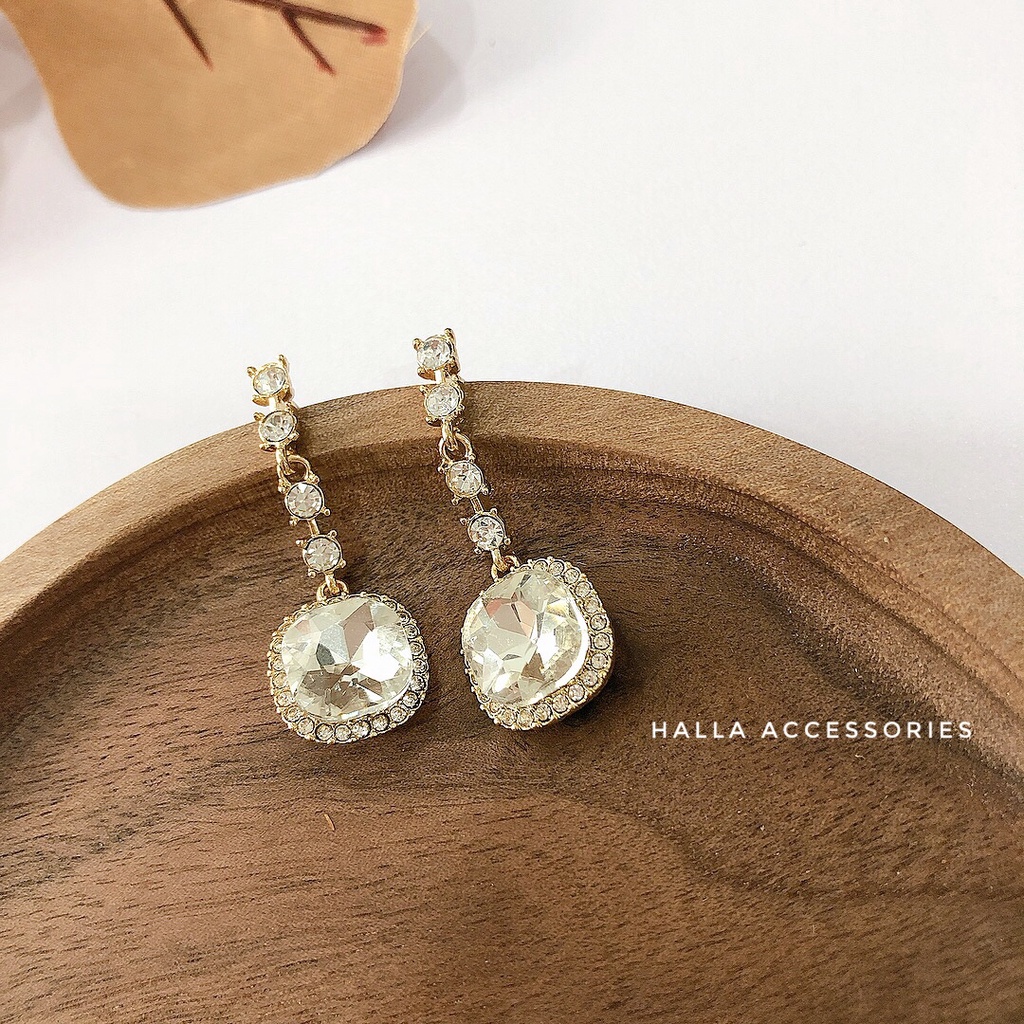 Khuyên tai chuôi bạc S925 đính đá vuông lấp lánh HALLA BT126