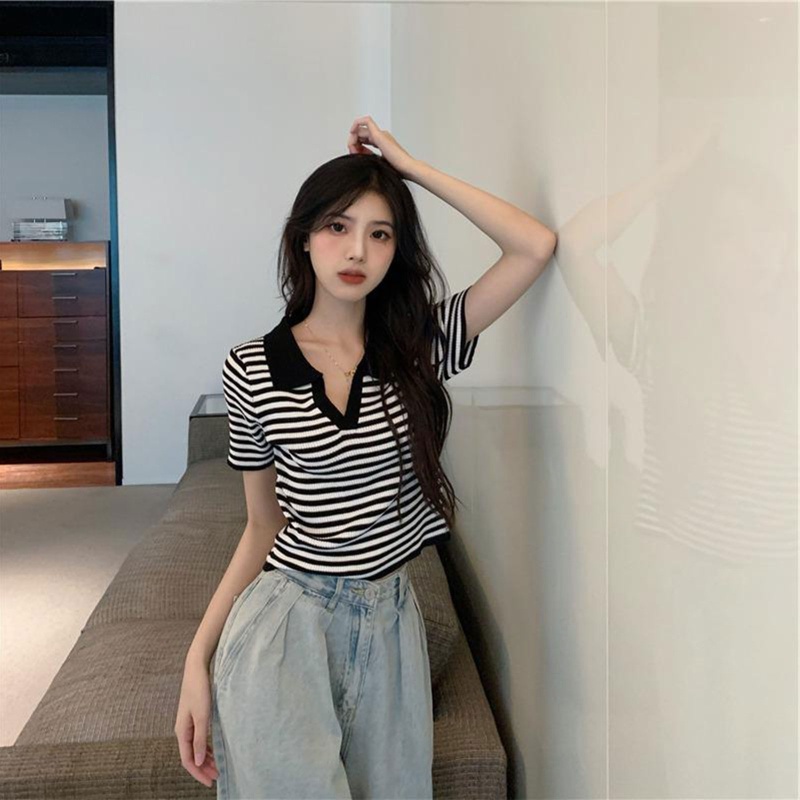 Áo Croptop Dệt Kim Tay Ngắn Cổ Chữ V Họa Tiết Kẻ Sọc Màu Sắc Tương Phản Thời Trang Mùa Hè Cho Nữ