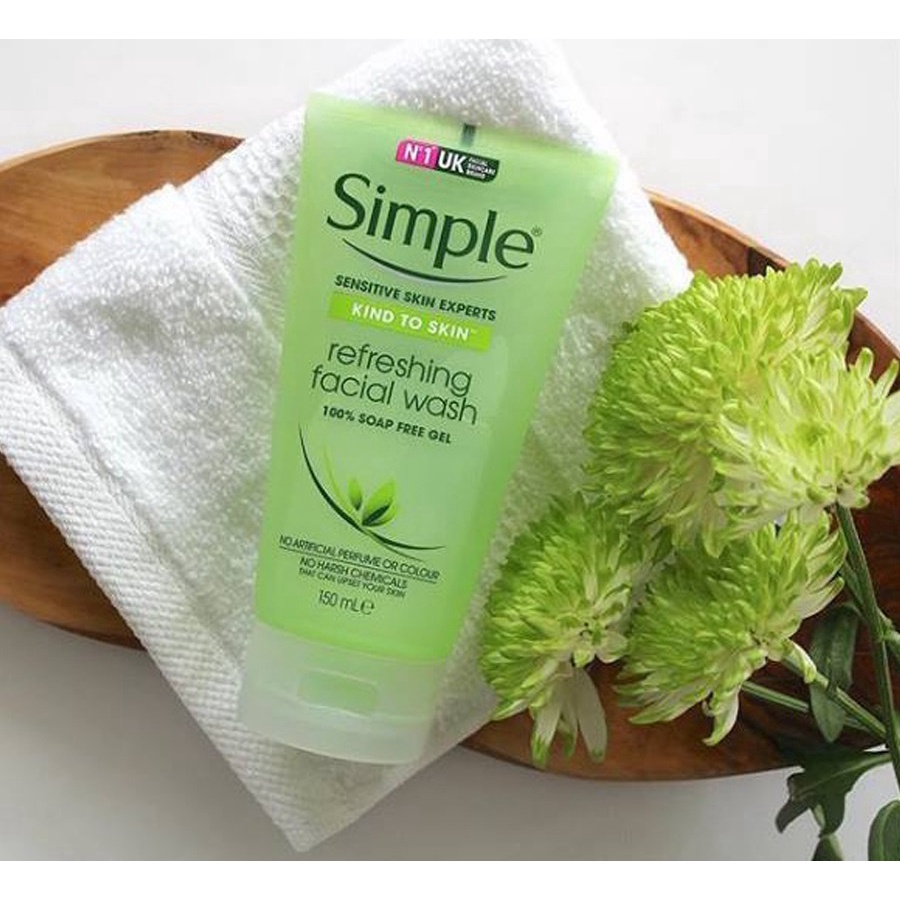 Sữa rửa mặt SIMPLE Kind To Skin Refreshing Facial Wash Gel 150 ml  làm sạch dịu nhẹ an toàn cho mọi loại da