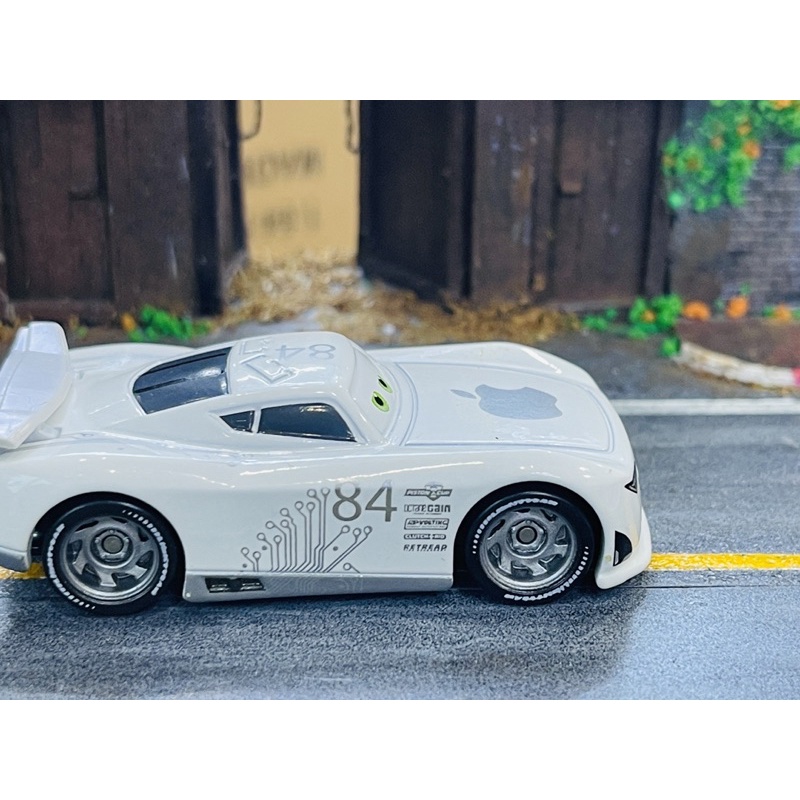 Hobby Store xe mô hình Tomica Disney Pixars Cars Mac iCar