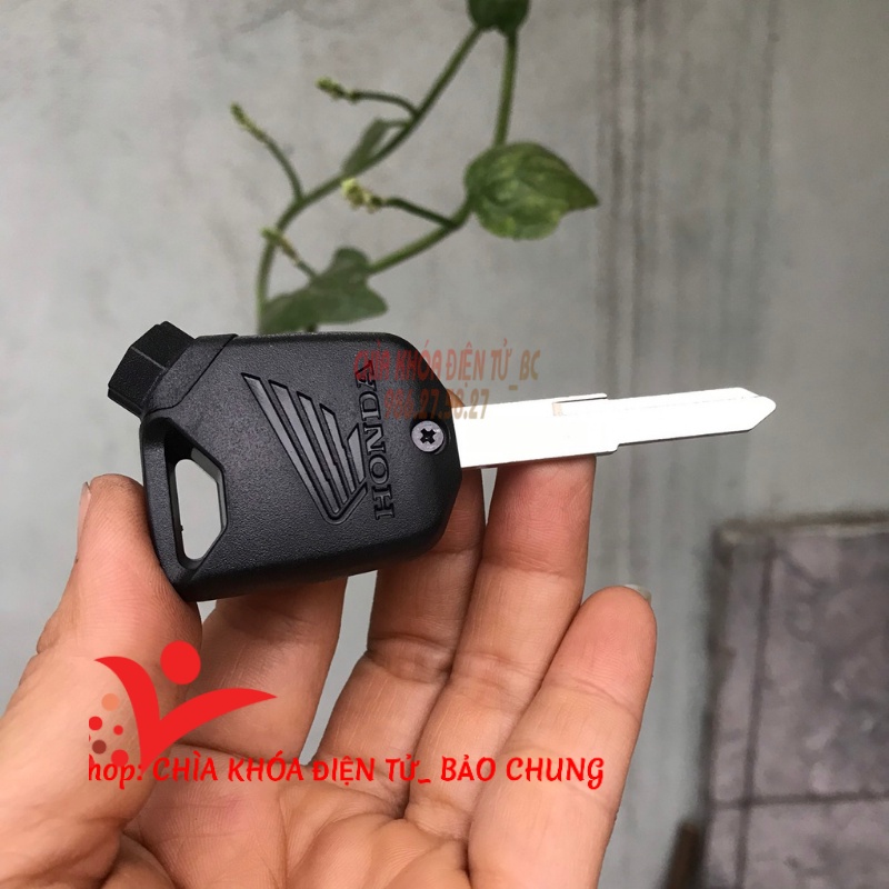 Vỏ chìa khóa xe máy điều khiển tìm xe Honda airblade, sh có ba viên từ và nắp đậy từ đi kèm