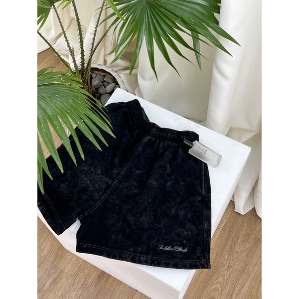 QUẦN SHORTS LOGO THÊU WASHED INDAHOOD STUDIO ( CHẤT DÀY / FORM OVERSIZE / TRÊN GỐI )