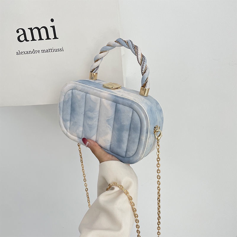 Túi Xách Đeo Vai Hình Vuông Cỡ Nhỏ Màu Sáng Phối Dây Đeo Sợi Xích Thời Trang Mùa Hè Sang Trọng