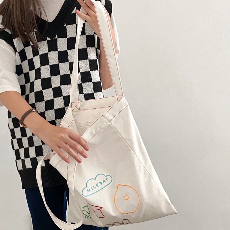 Túi tote họa tiết style Hàn quốc hình thêu(có sẵn)