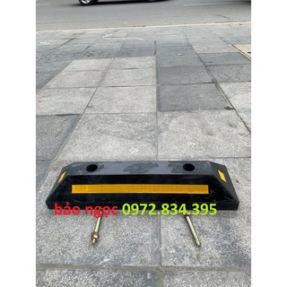 cao su chặn bánh xe,cao su chặn lốp xe,cục cao su chặn bánh xe oto tải