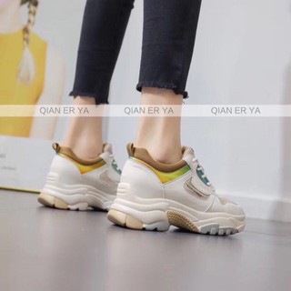 Giày thể thao mới siêu nhẹ