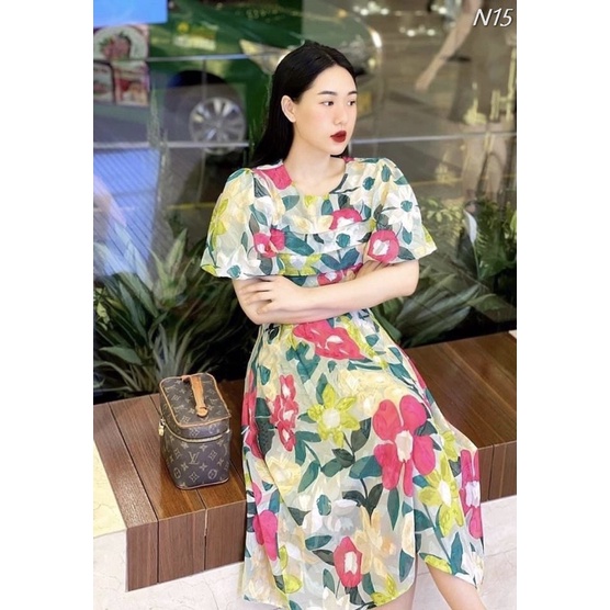 VÁY HOA/ĐẦM HOA XẾP LY NGỰC EO DÁNG DÀI NỔI BẬT | BigBuy360 - bigbuy360.vn