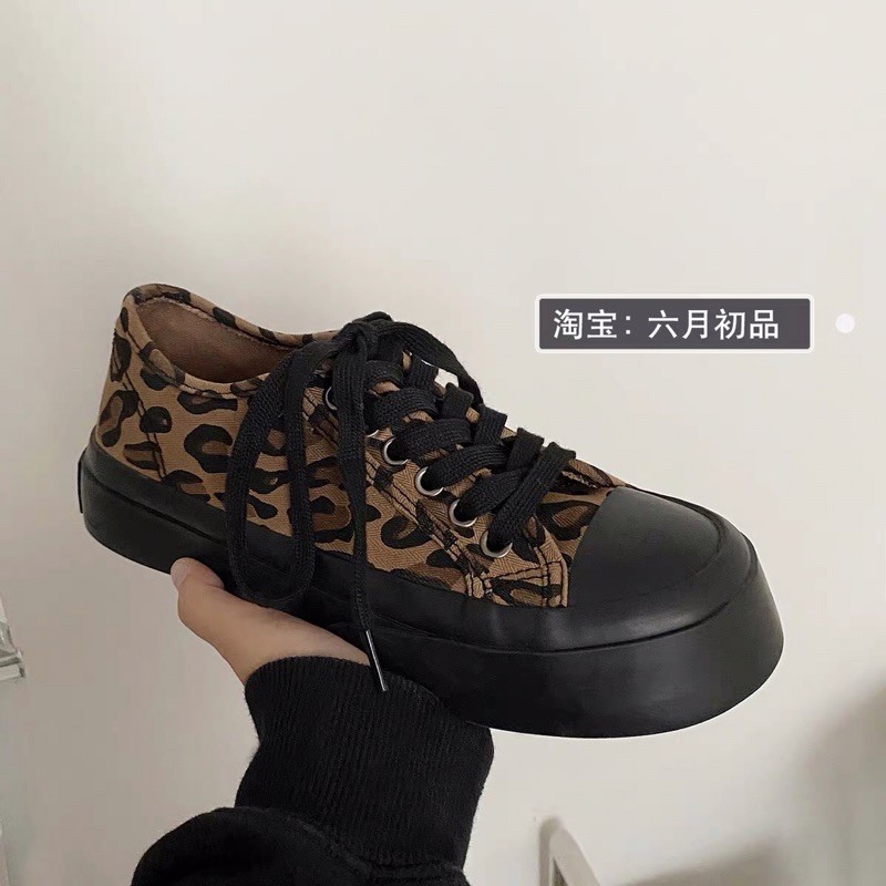 Giày thể thao độn đế da báo đế đen