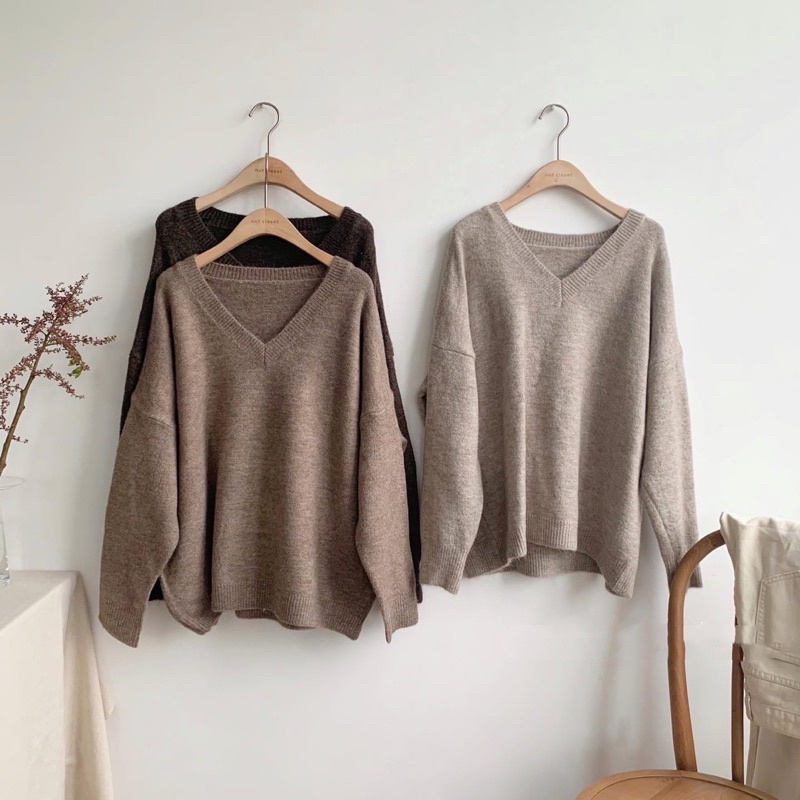 Áo len trơn cổ tim form rộng | BigBuy360 - bigbuy360.vn