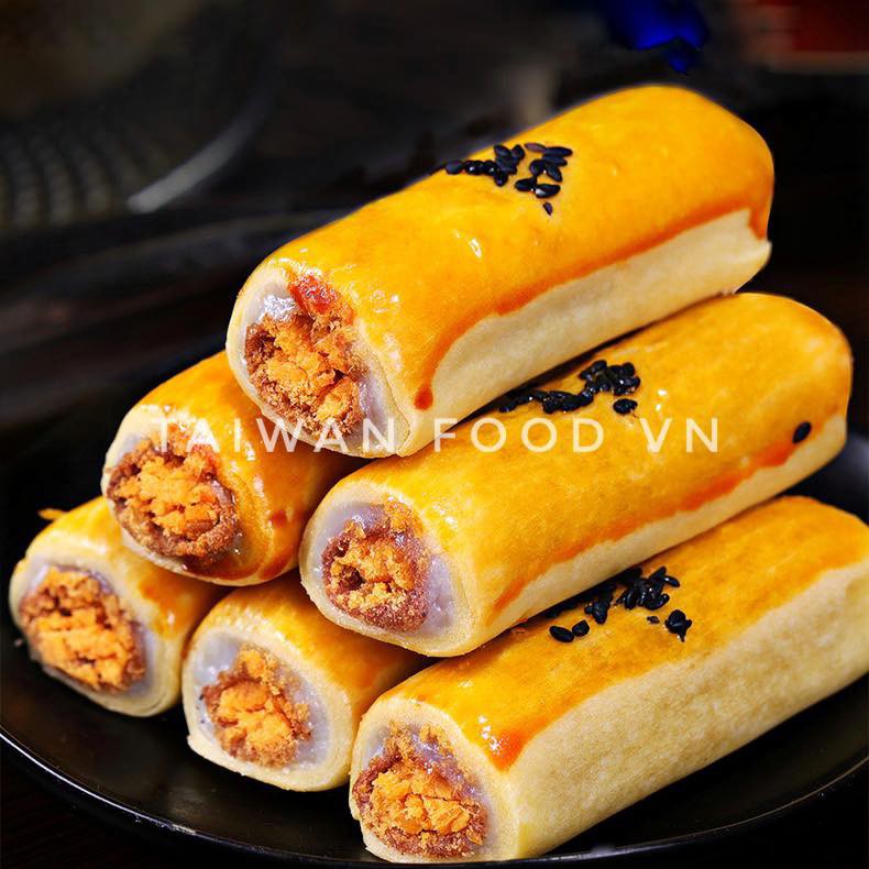 BÁNH NƯỚNG CUỘN TRỨNG MUỐI