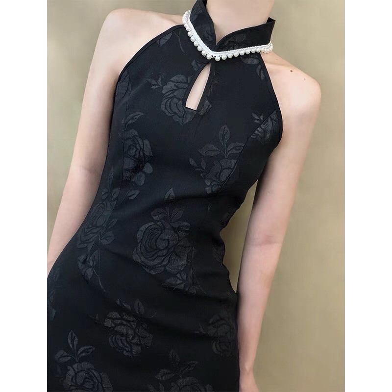 Sườn xám Trung Hoa hở vai màu gấm đen