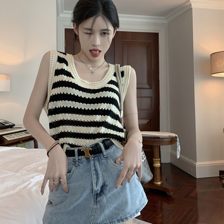 Áo Len Nữ Không Tay Họa Tiết Sọc Ngang Thời Trang Cá Tính