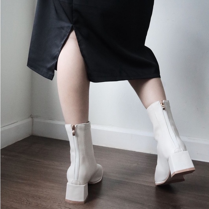 25 STUDIO Giày boots nữ cổ thấp mũi vuông khóa kéo sau gót vuông Square Boots