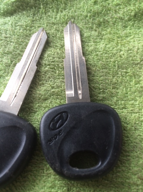 Combo cặp phôi chìa khoá xe HYUNDAI rảnh trái