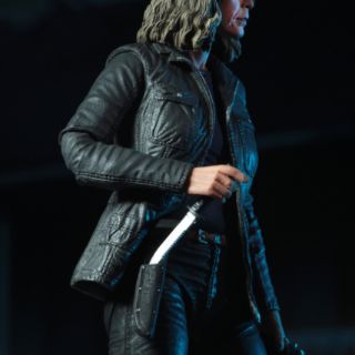 Mô hình Neca Halloween Laurie Strode