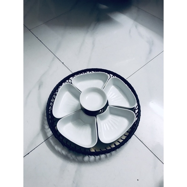 Khay lẩu kem hoa mai trắng