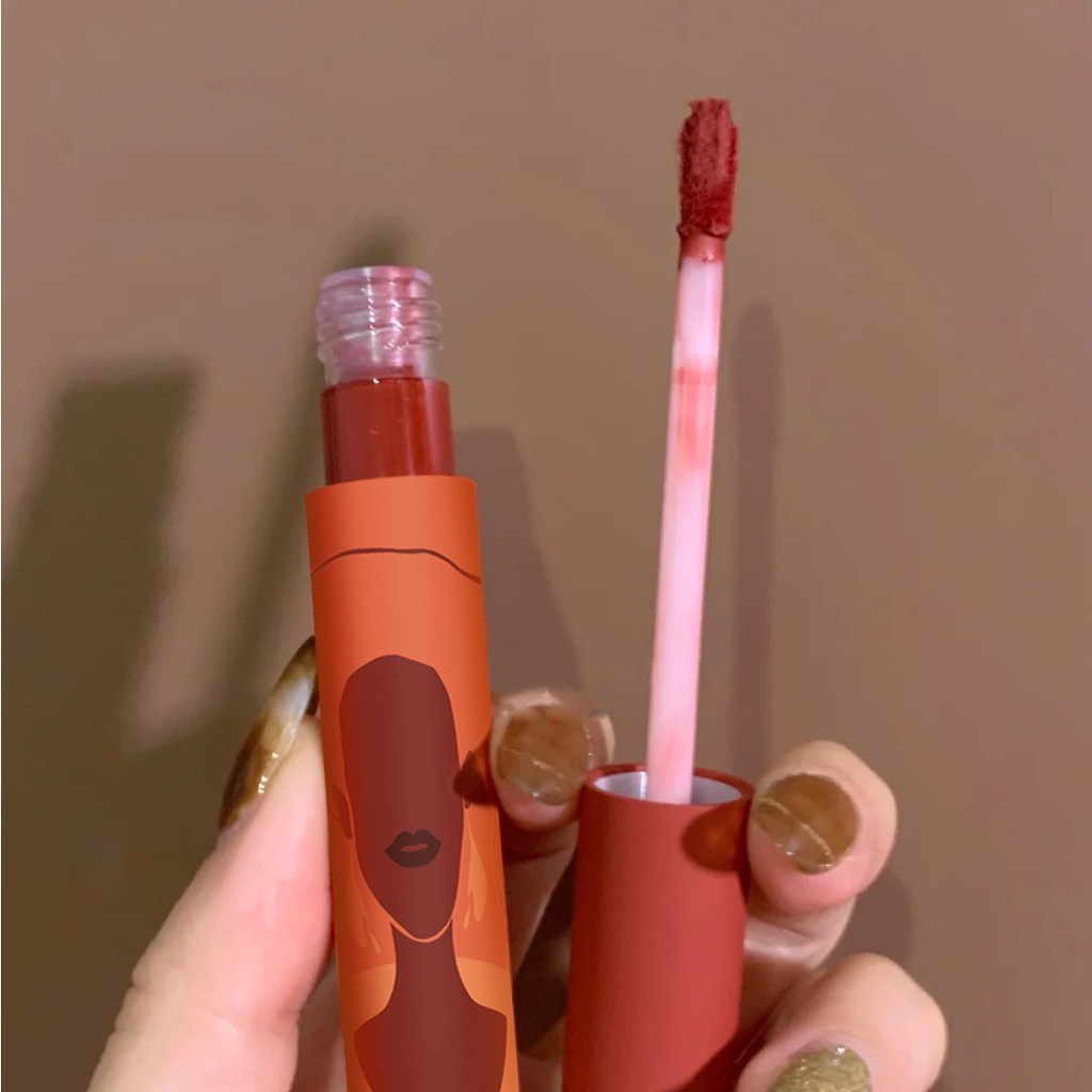 Son kem dưỡng ẩm chống thấm nước lâu trôi thiết kế nhỏ gọn