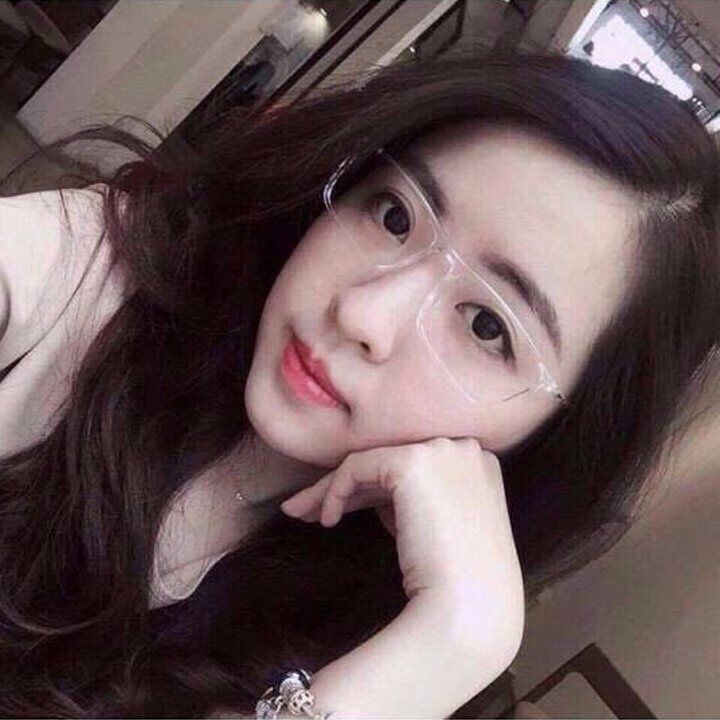 Kính gọng vuông Trong suốt